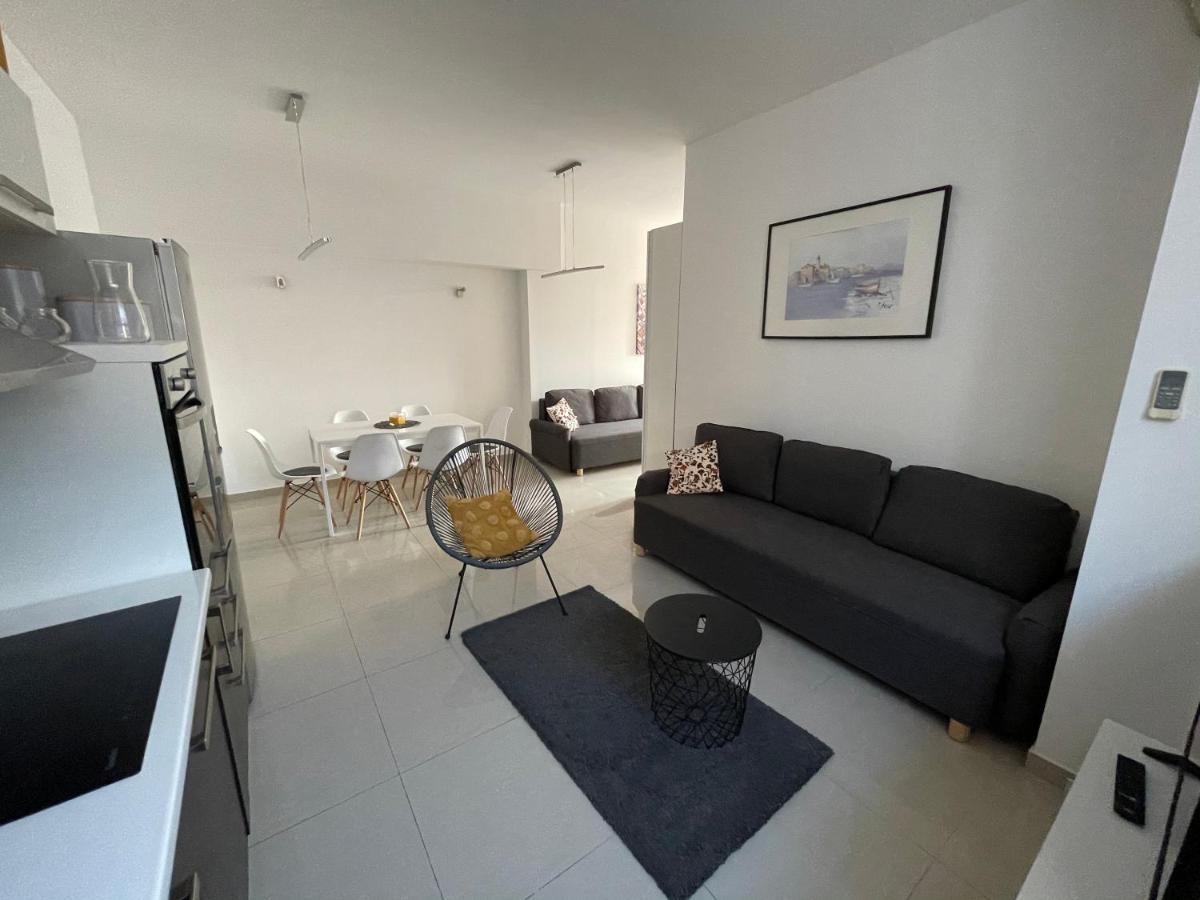Apartments Luce Trogir Exteriör bild