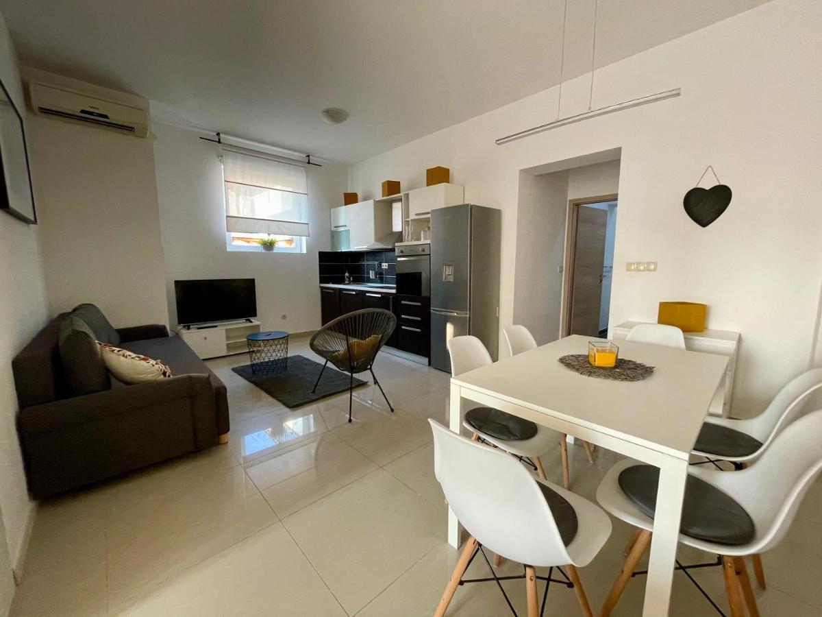 Apartments Luce Trogir Exteriör bild